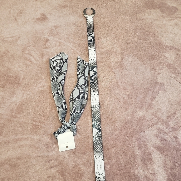 Adjustable belt and bow - Picture 2 of 5